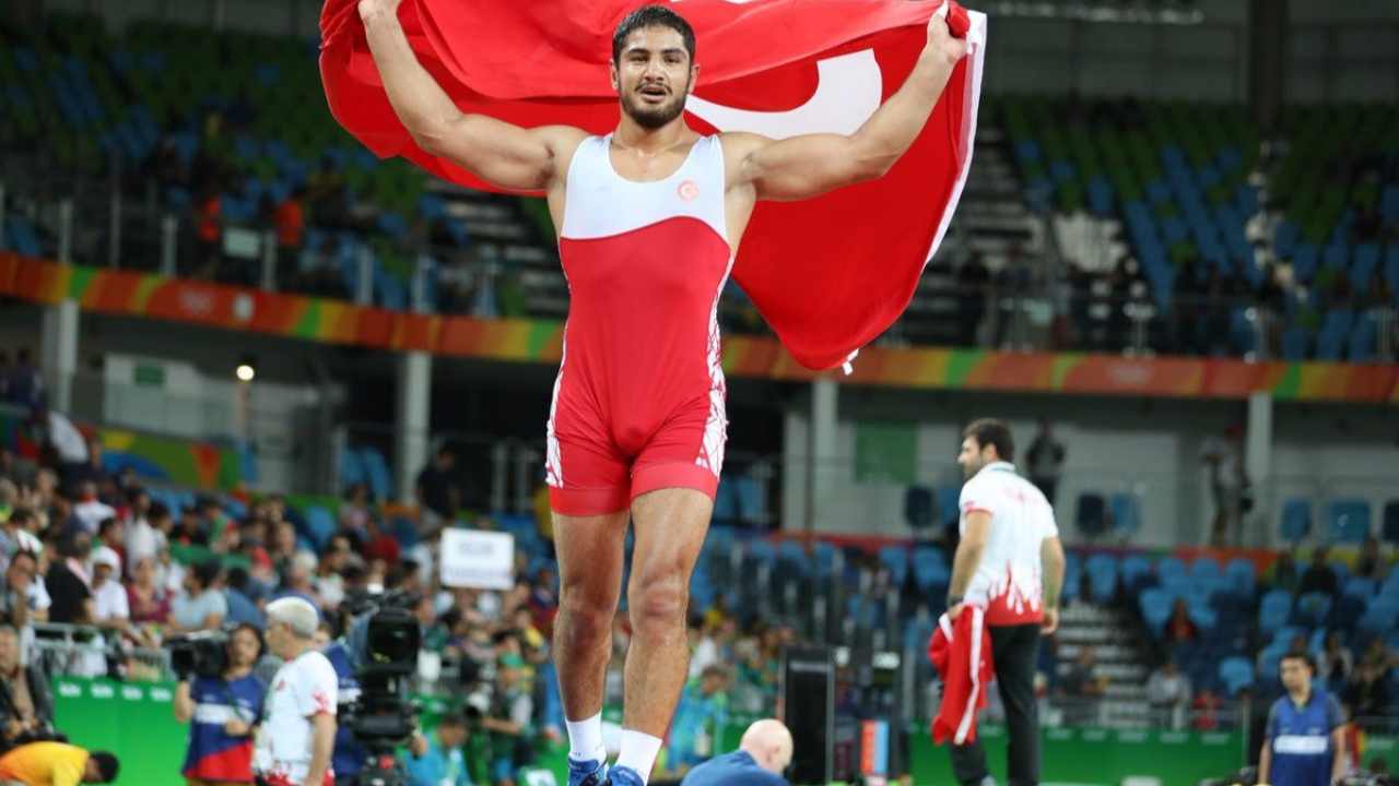 Taha Akgül finalde!