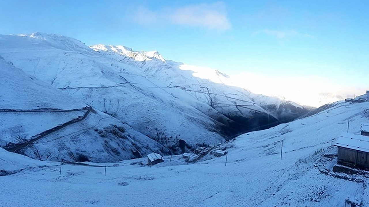 Karadeniz'de kış yüzünü gösterdi!