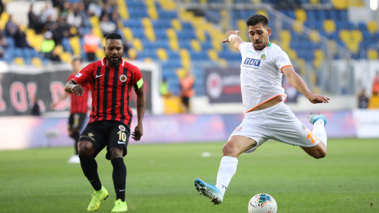 Gençlerbirliği ile Alanyaspor 1-1 berabere kaldı!