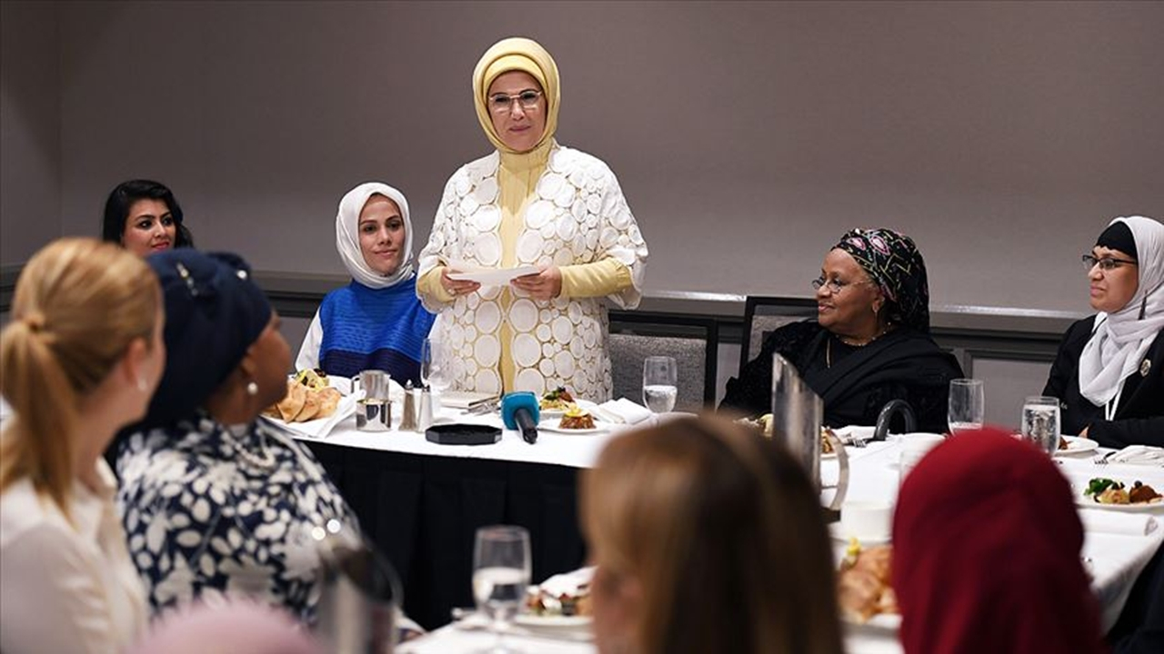 Emine Erdoğan, Müslüman toplumun kadın temsilcileriyle buluştu!