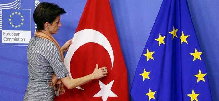 AK Parti'li Yasin Aktay kopma noktasına gelen ilişkileri yorumladı