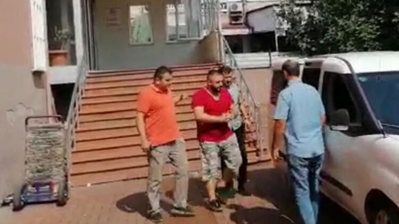 15 yaşındaki kızı istismar etti!