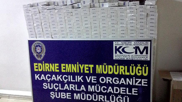 Gelinin çeyizinden kaçak sigara ve esrar çıktı