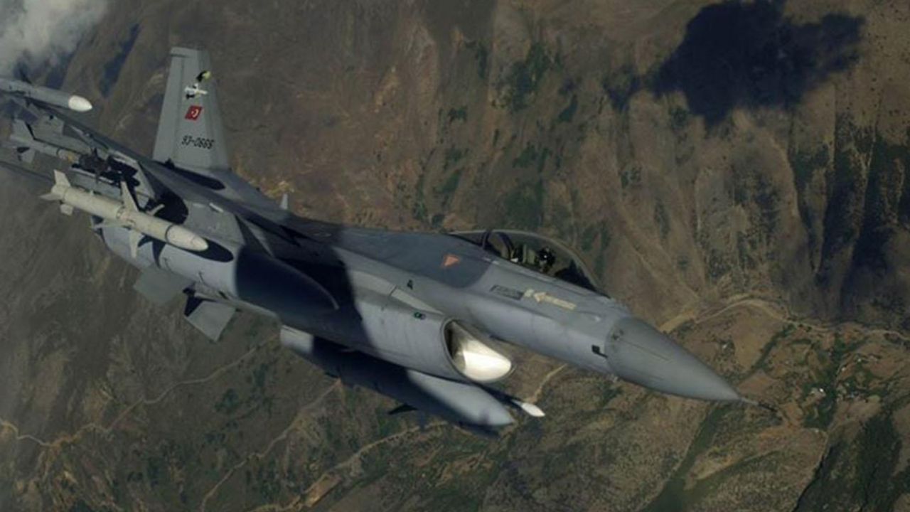 F-16'lar Suriye hava sahasında!