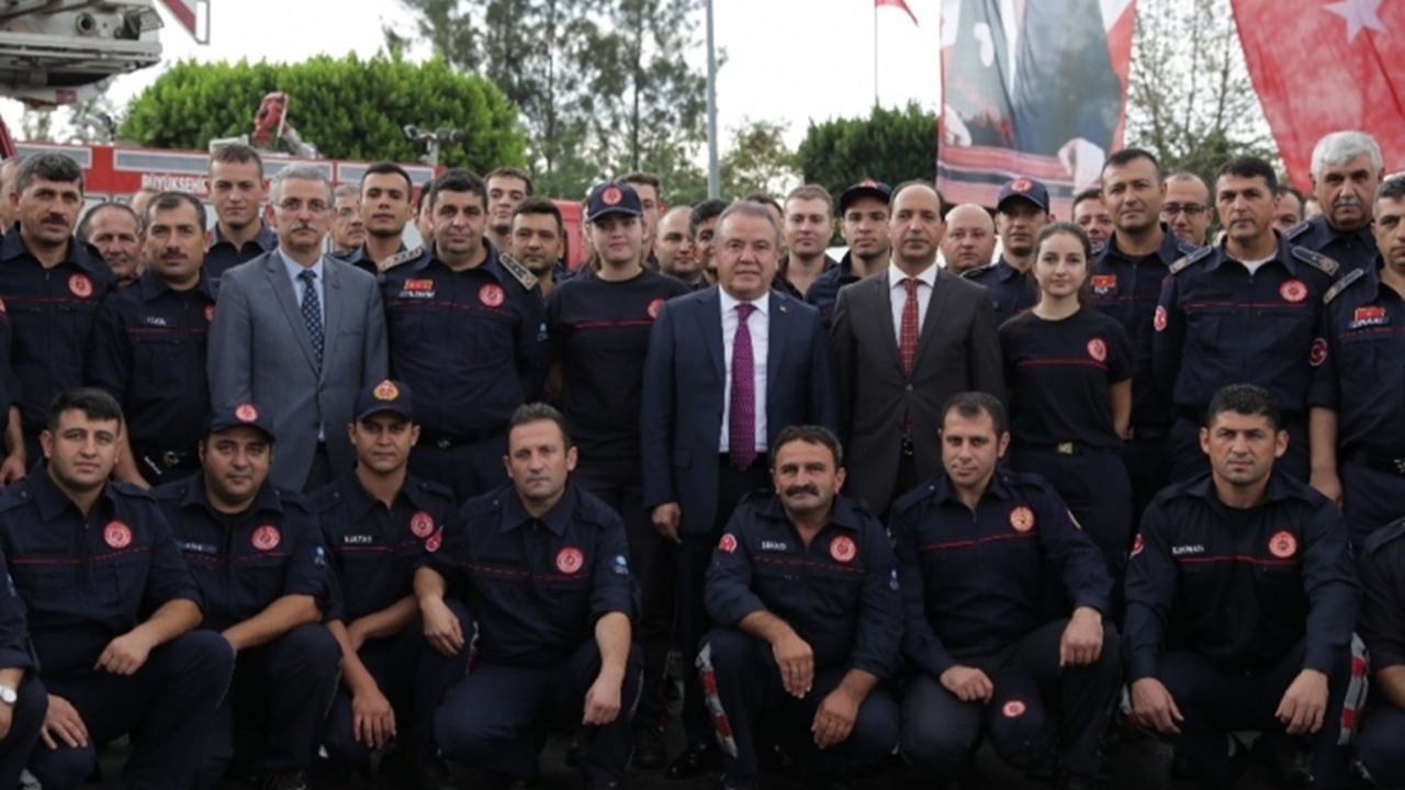 Antalya'da Başkan Muhittin Böcek İtfaiyeciler Haftası’nı kutladı