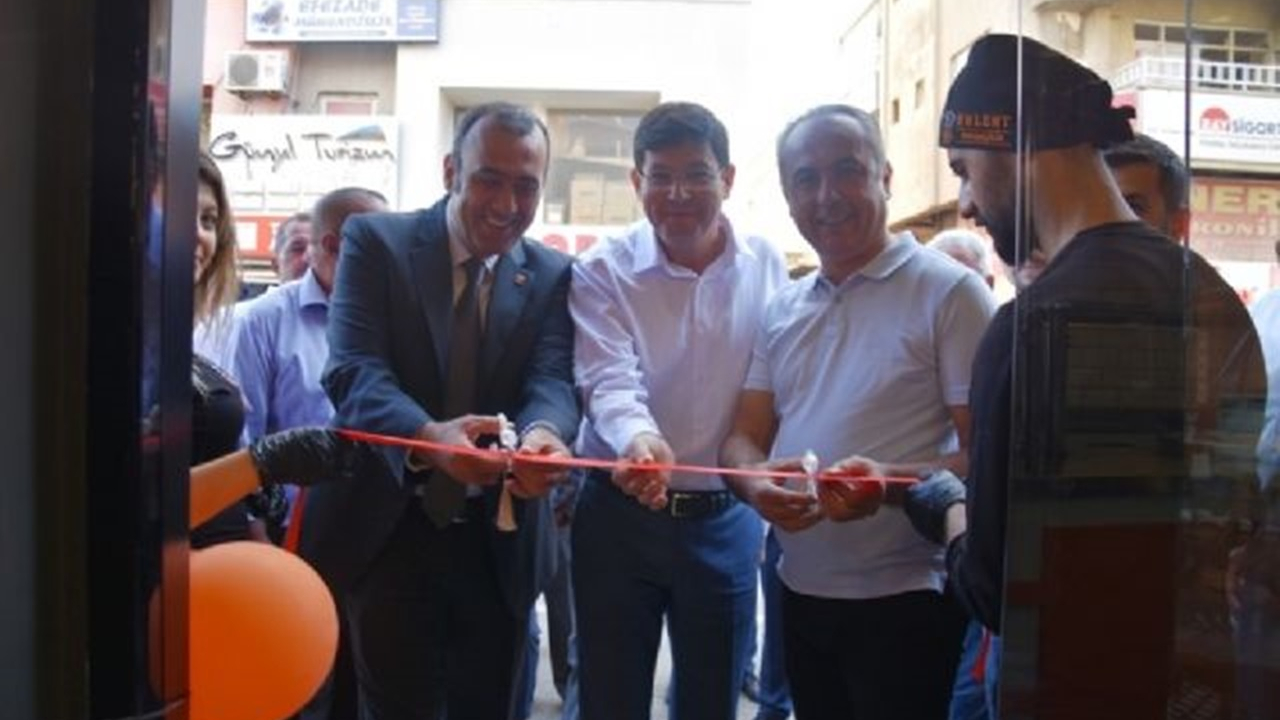 Aydın'da Başkan Kürşat Engin Özcan işletme açılışına katıldı