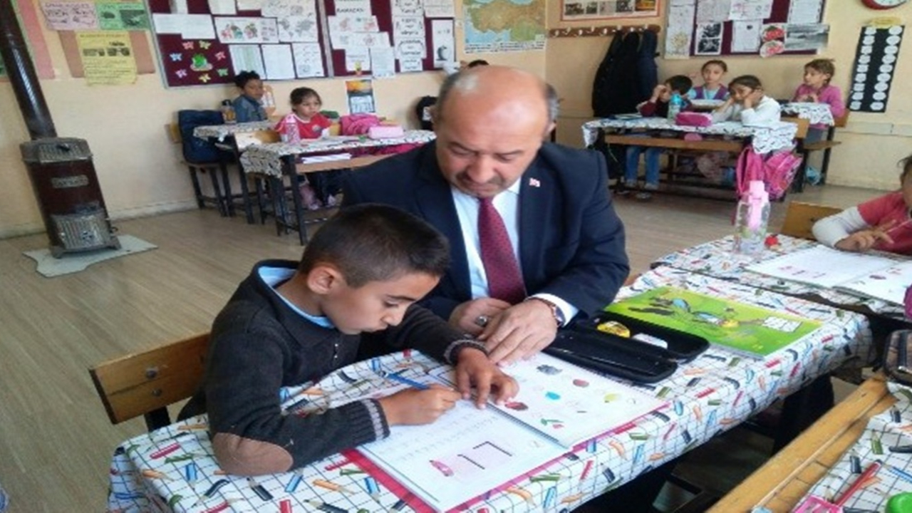 Kütahya'da Müdür Hasan Başyiğit’in okul ziyaretleri