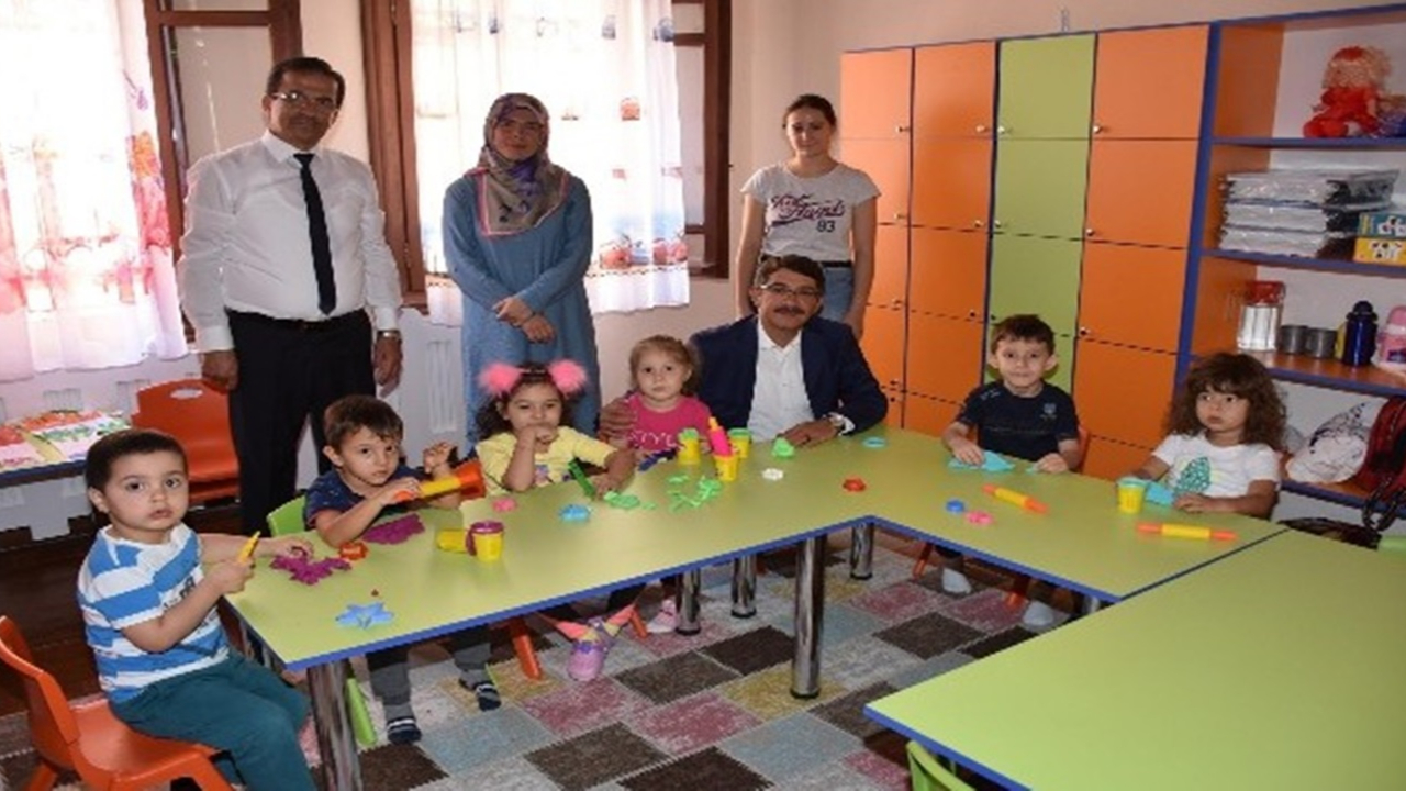 Manisa'da Başkan Ömer Faruk Çelik, Çocuk Kültür ve Sanat Merkezi’ni inceledi