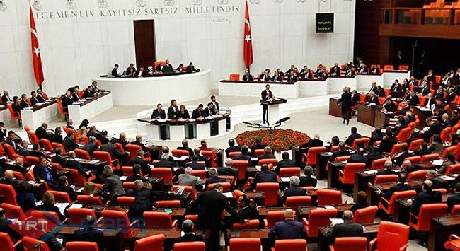 Anayasa teklifi AK Parti'de imzaya açıldı