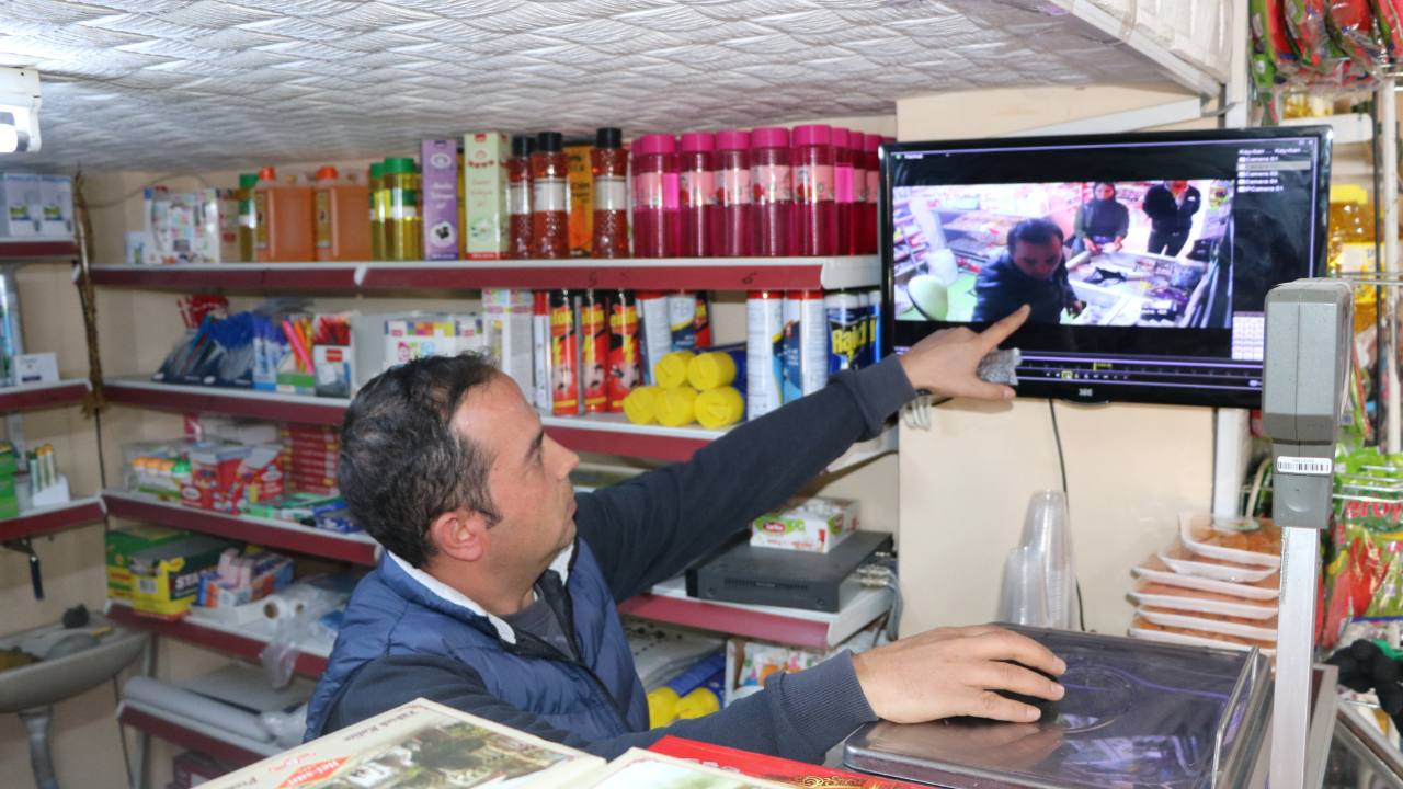 Tırnakçılık yapan kadın kameralara yakalandı!