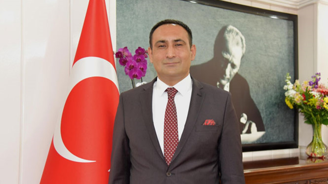 Mersin'de Başkan Atsız Afşın Yılmaz: “Türkçemizin korunması için üzerimize düşeni yapıyoruz”