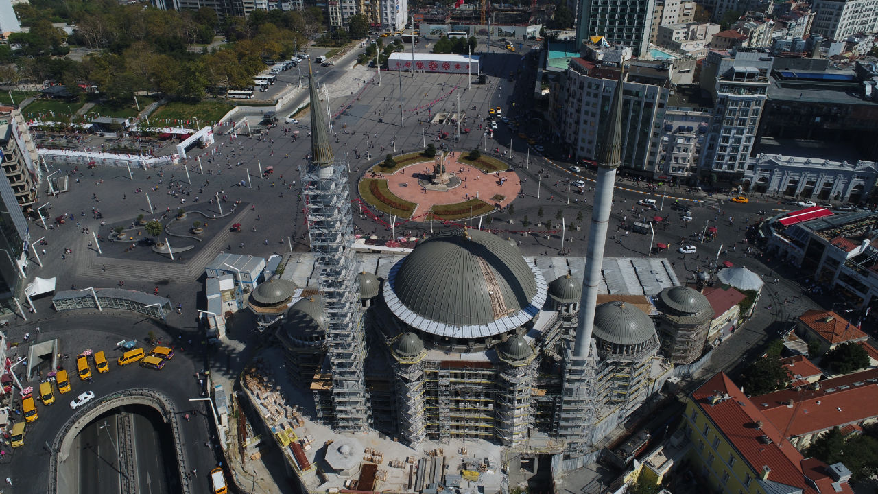 Taksim Camii'nin içi görüntülendi!