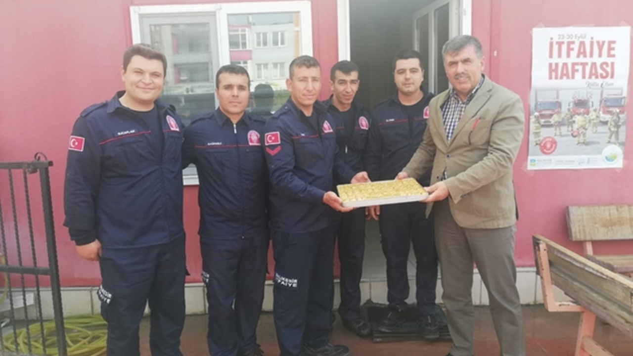 Balıkesir'de İsmail Cankul, İtfaiyecilerin gününü kutladı