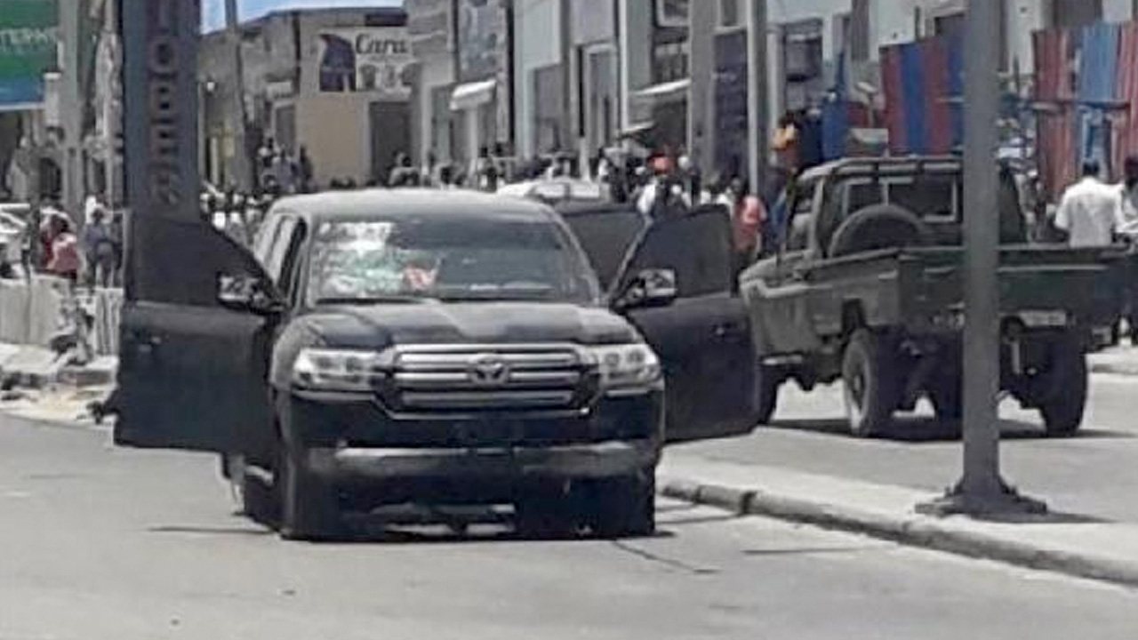 Türkiye Maarif Vakfı'na ait araca bombalı saldırı!