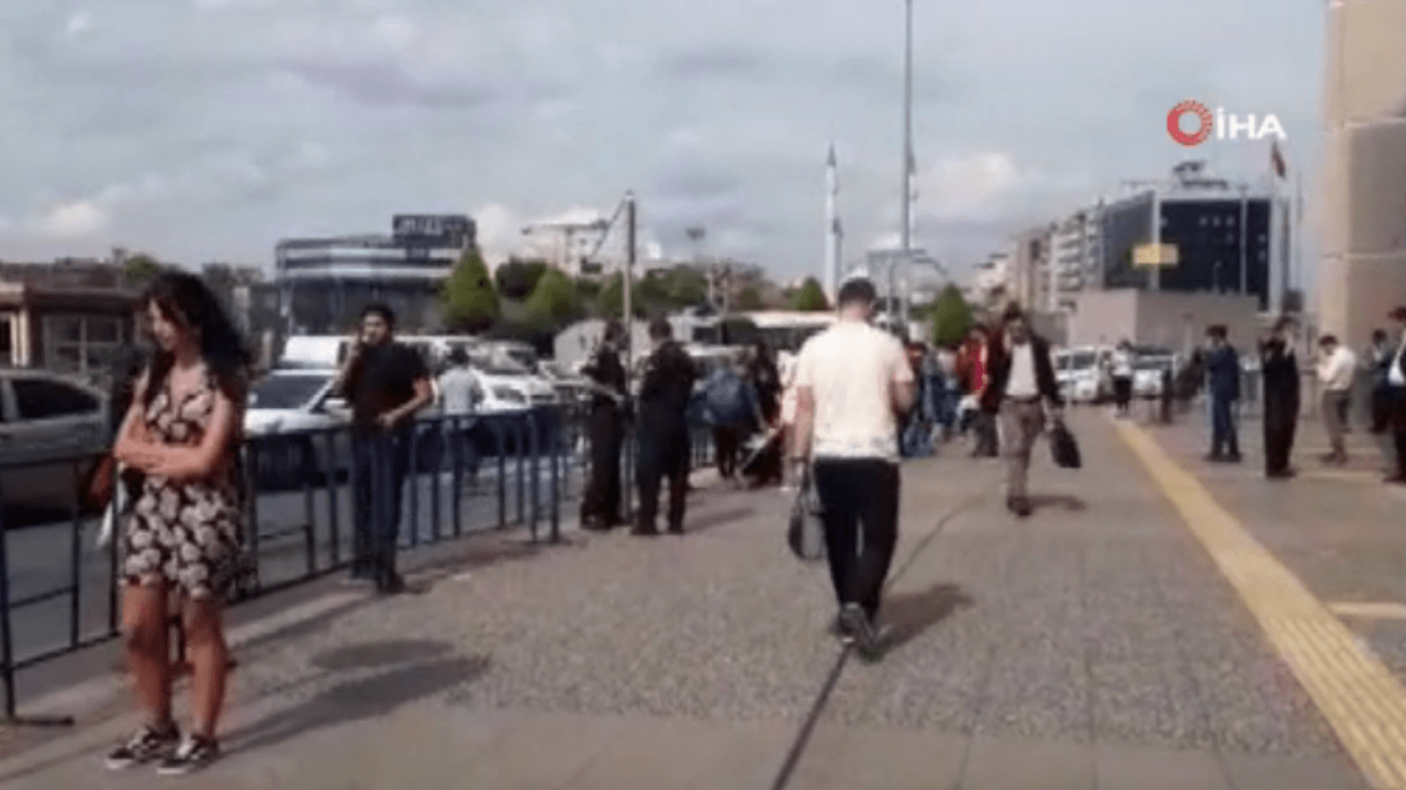Şiddetli deprem sonrası duruşmalara ara verildi!
