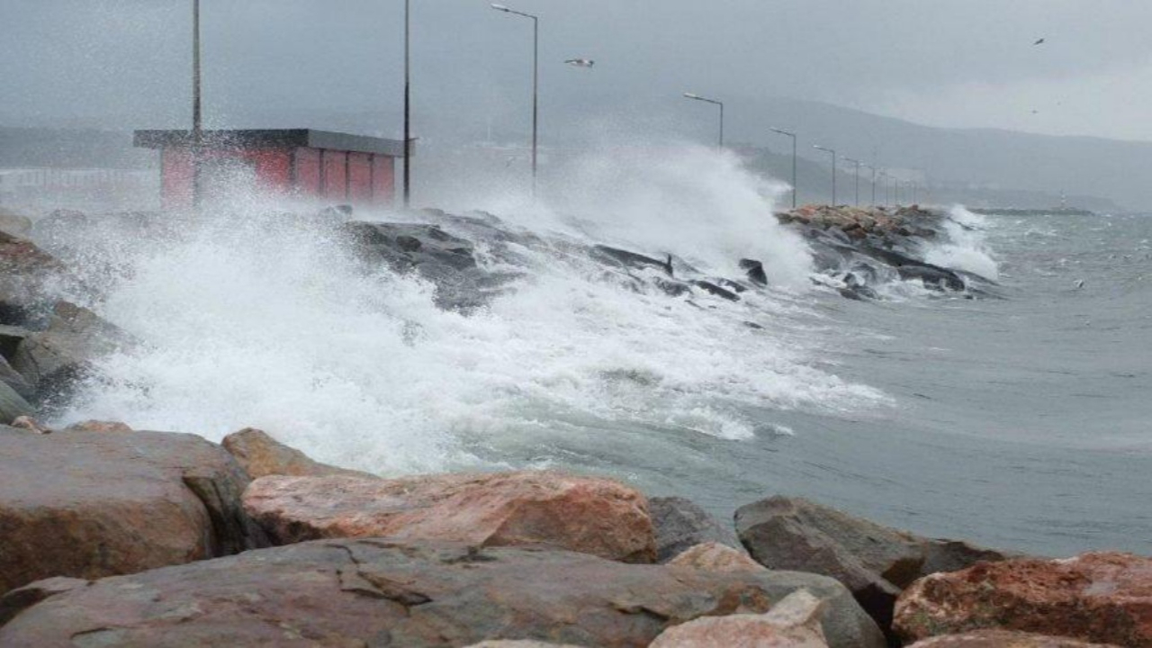 Meteorolojiden kuvvetli sağanak ve fırtına uyarısı