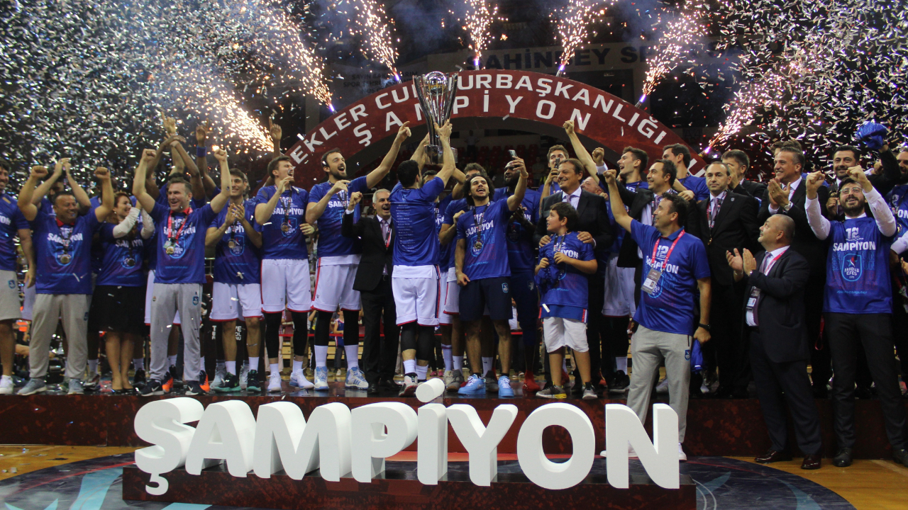 Cumhurbaşkanlığı Kupası Anadolu Efes'in!