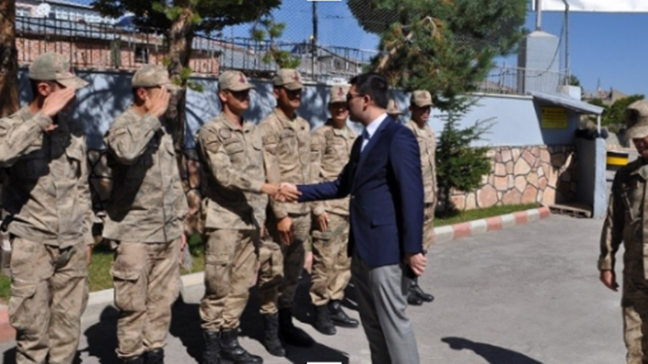 Bayburt'ta Kaymakam Ömer Coşkun güvenlik güçlerini ziyaret etti