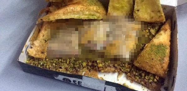 Baklavadan çıkanlara inanamadılar!