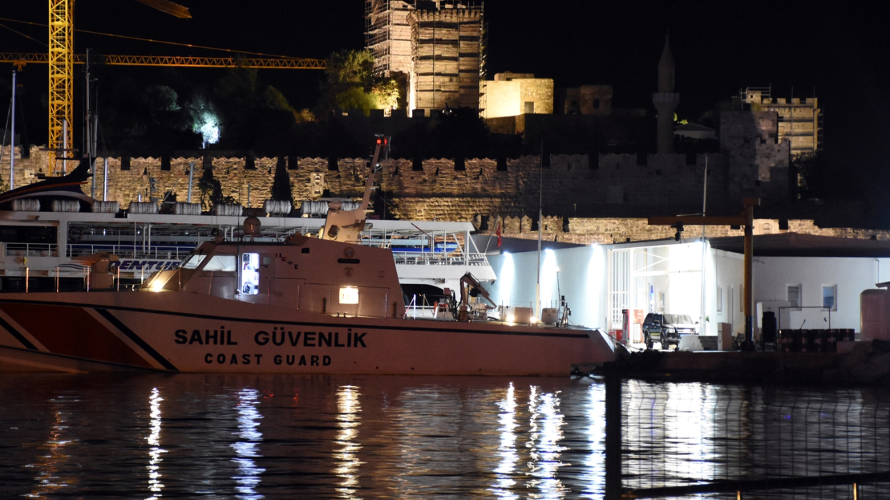 Bodrum'da göçmenleri taşıyan tekne battı!