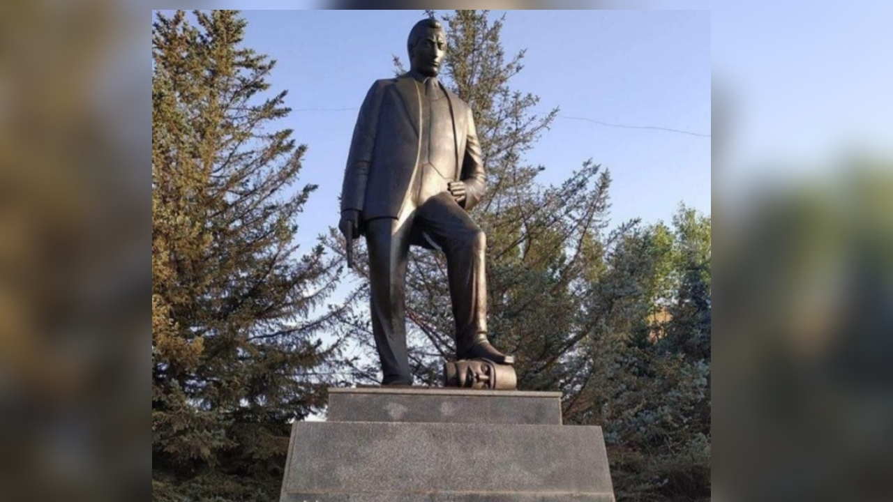 Talat Paşa'nın katilinin heykelini diktiler!