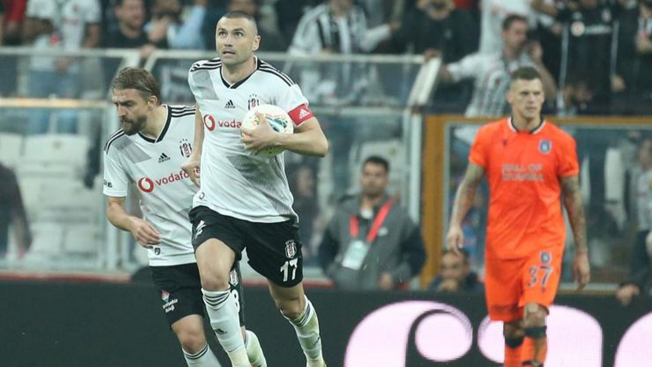 Kaptan Burak kolları sıvadı!