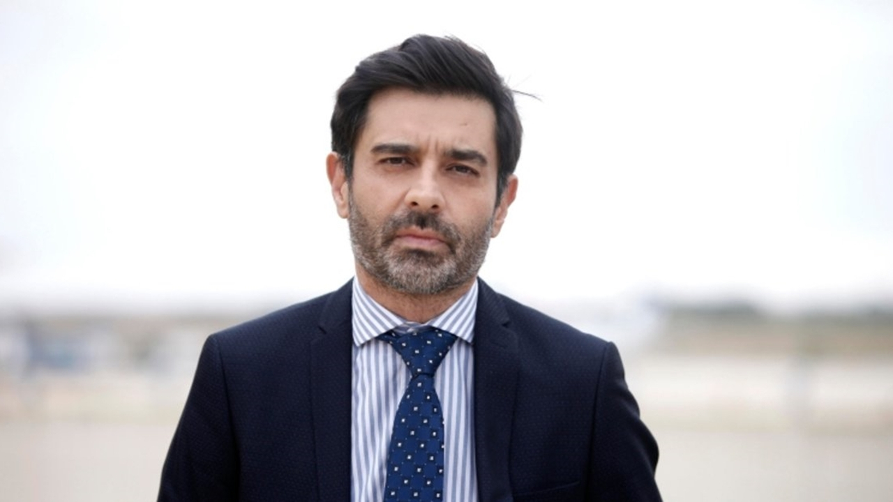 Ünlü oyuncu sahnede direk dansı yapacak!