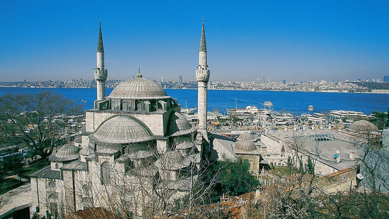 Bir Üsküdar geleneği çift ezan!