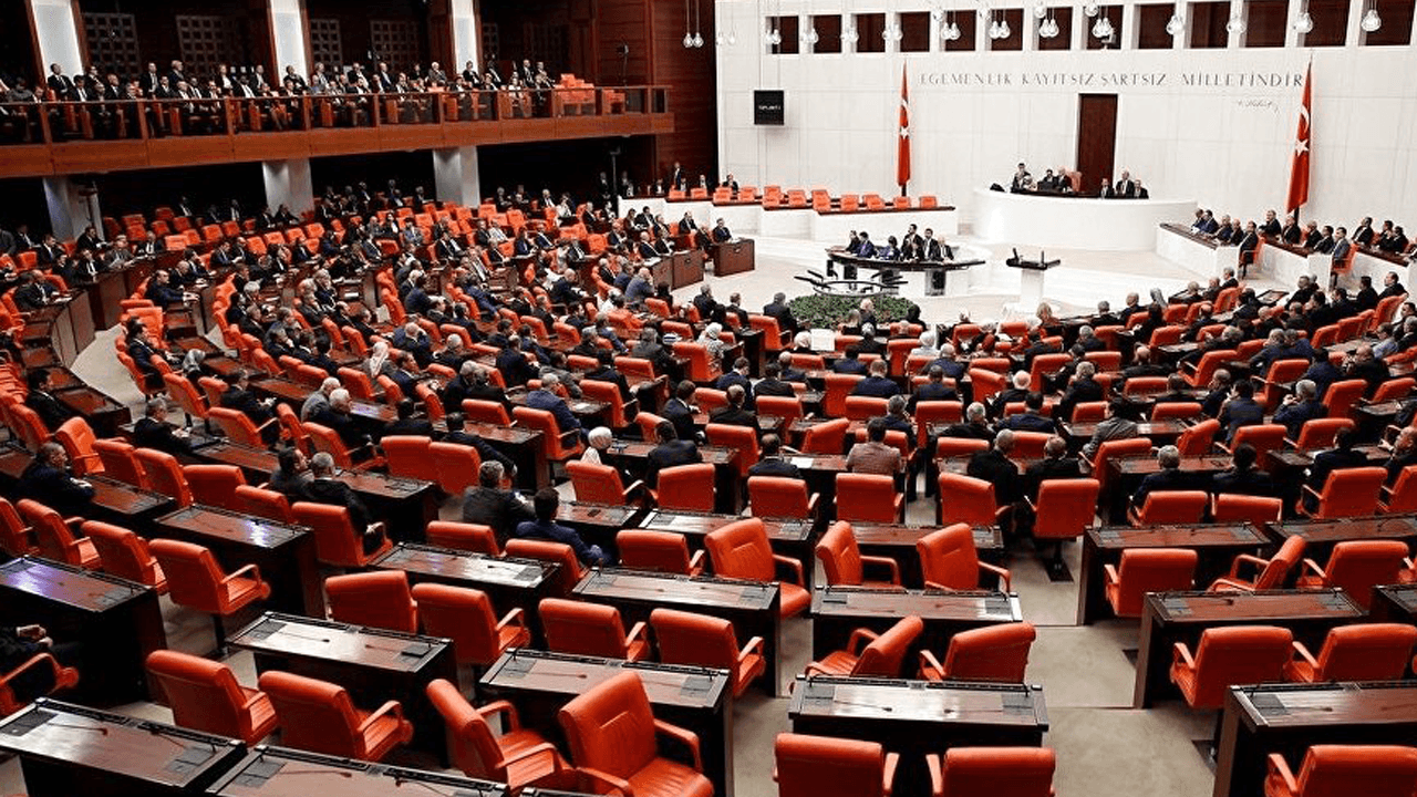 AK Parti strateji belgesini açıkladı!