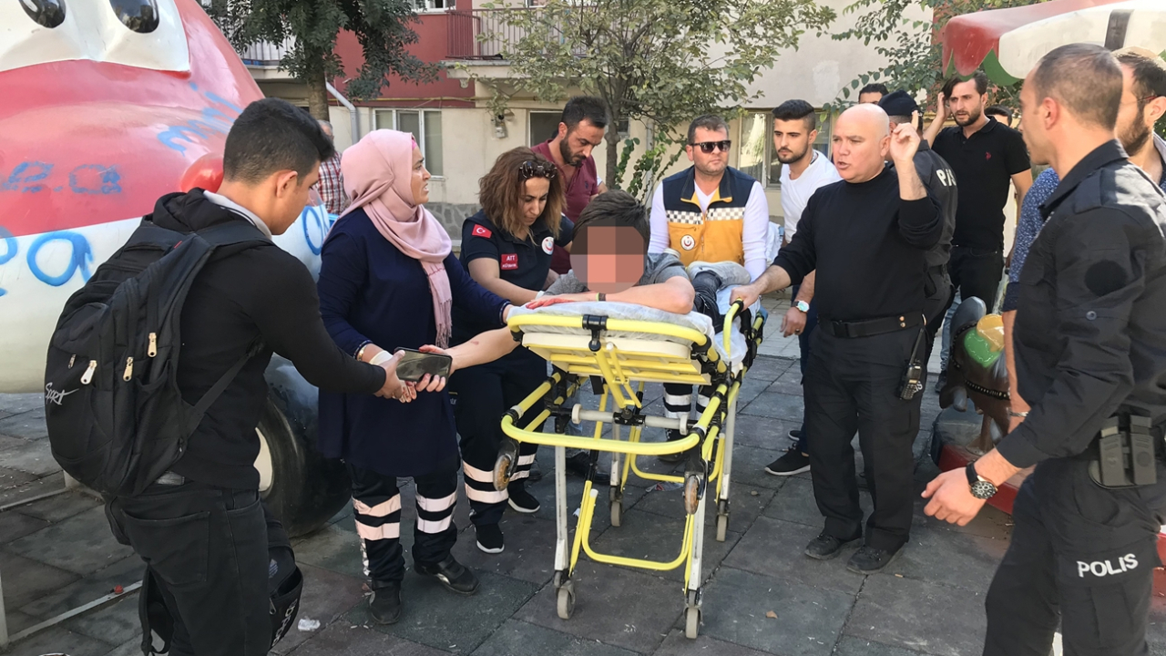 İki öğrenci grubu arasındaki kavga kanlı bitti!