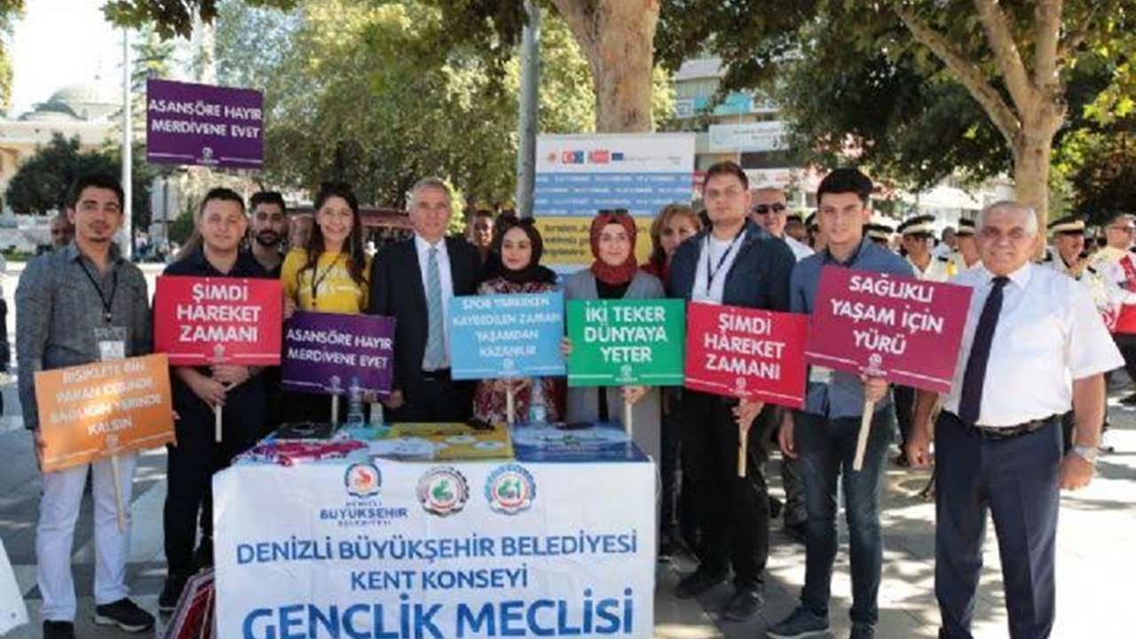 Denizli'de Başkan Osman Zolan: “Gençler için tüm imkanları seferber etmeyi sürdüreceğiz”