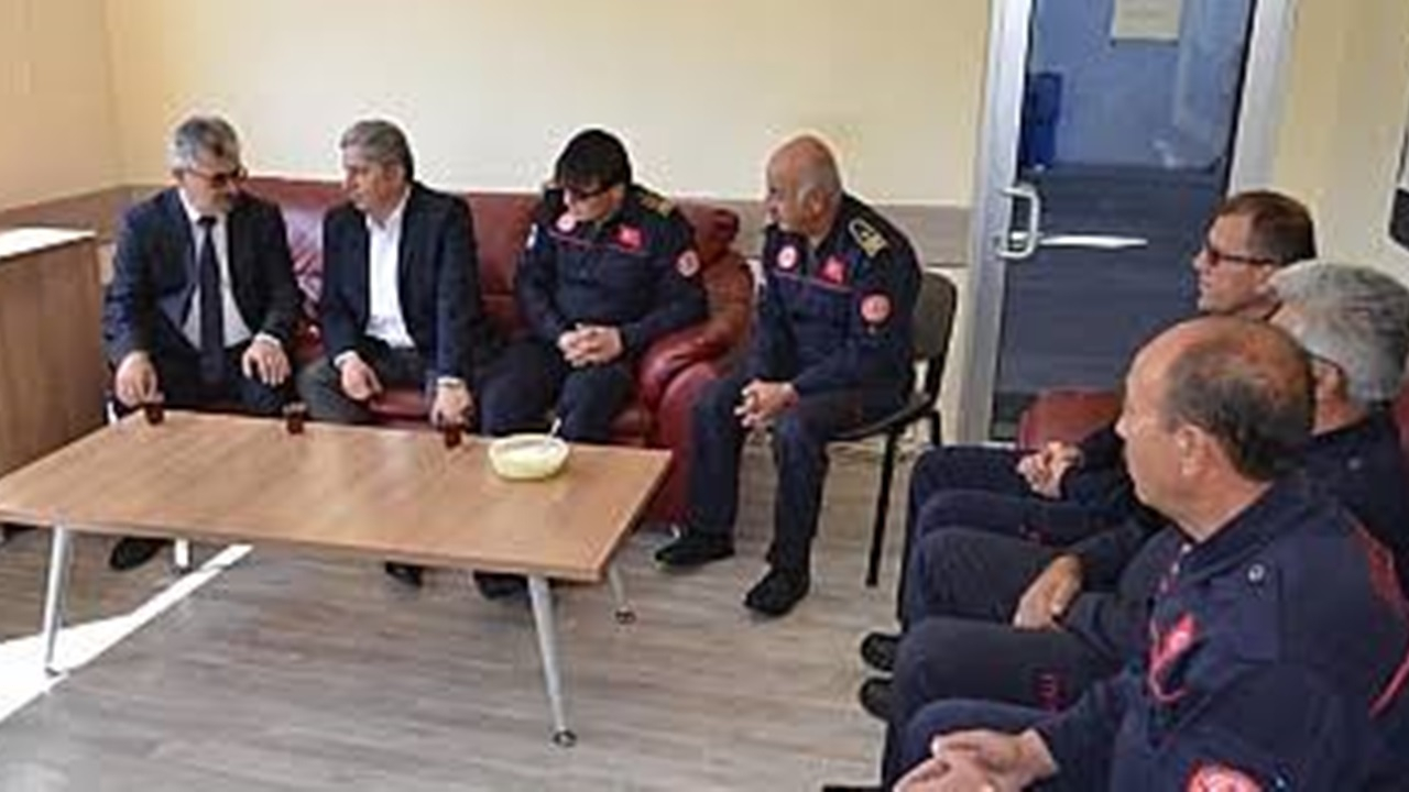 Kayseri'de Başkan Özkan Altun itfaiye amirliğini ziyaret etti