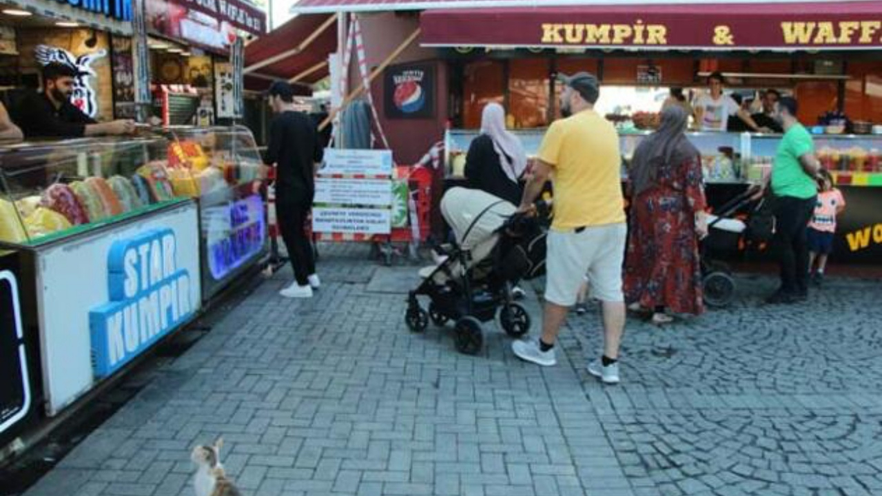 Ortaköy'de burun tıkatan koku!