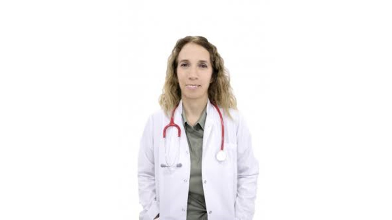 Mersin'de Dr. Serap Savar, mevsim değişimine bağlı hastalıklara karşı aileleri uyardı