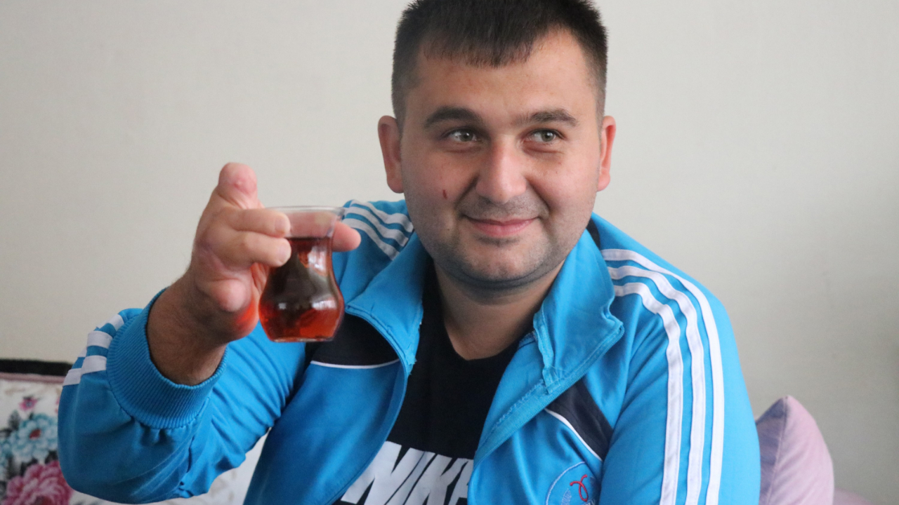Ayak parmakları eline dikildi!