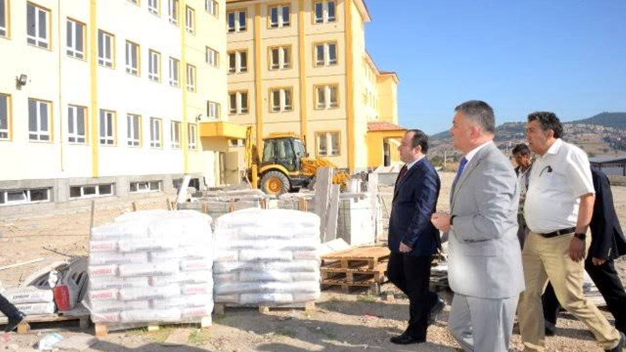 Balıkesir'de Vali Ersin Yazıcı, Dev eğitim yatırımlarını inceledi