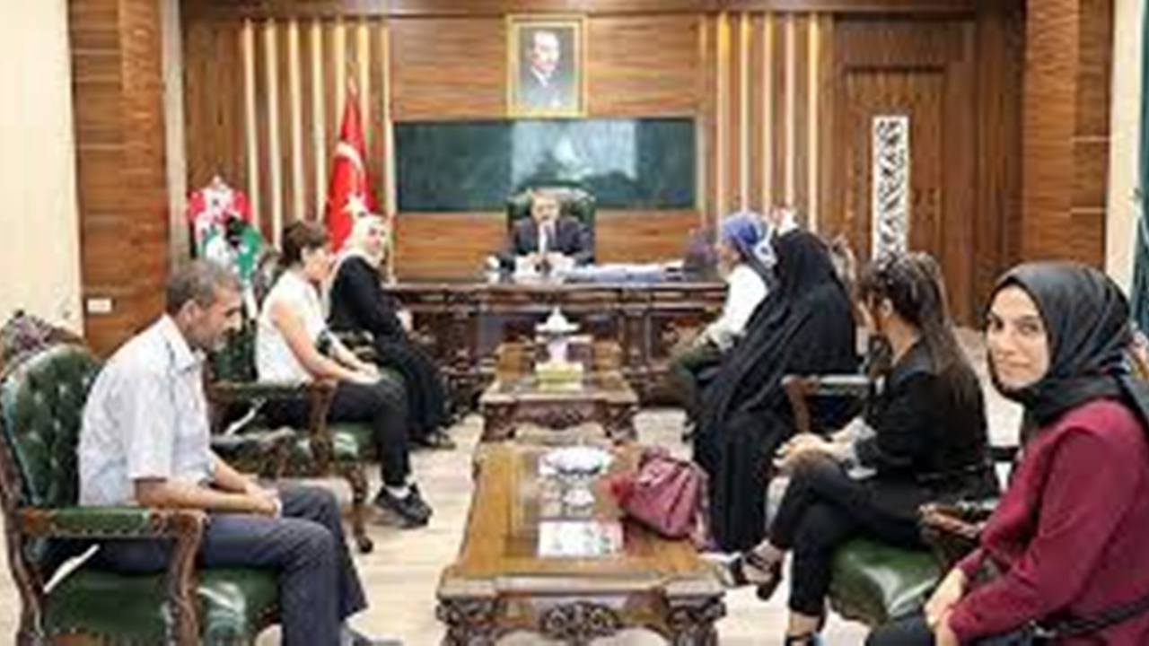 Bingöl'de Vali Kadir Ekinci, vatandaşları makamında ağırladı