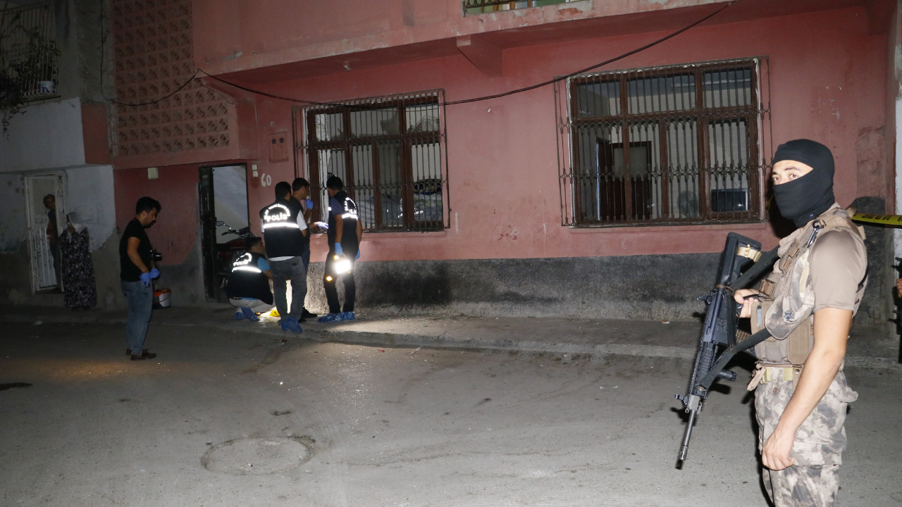 Adana'da bir eve EYP'li saldırı düzenlendi!