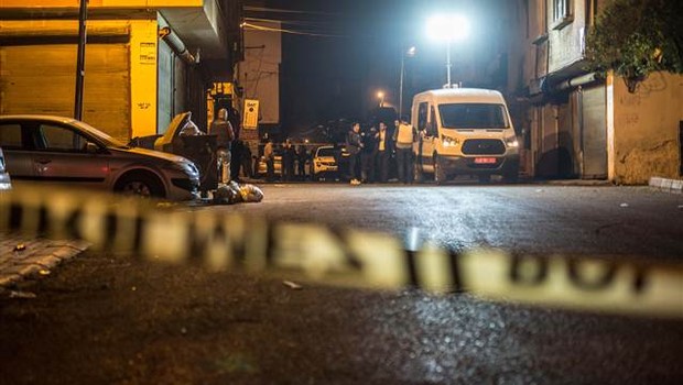 Sultanbeyli'de kahvehaneye silahlı saldırı: Yaralılar var