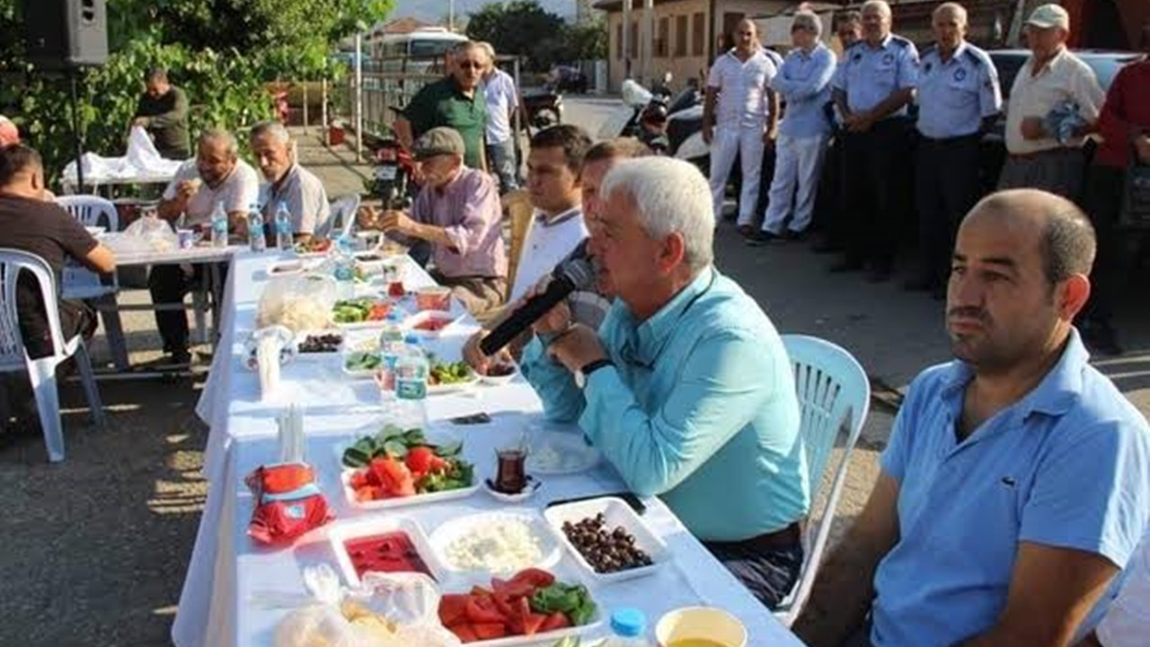 Antalya'da Mustafa Geyikçi, sanayi esnafıyla bir araya geldi