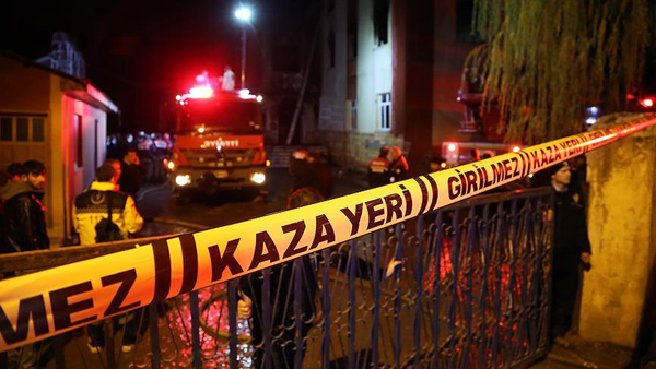 'Kapının iki tarafında da kol yoktu, kilit dili...'