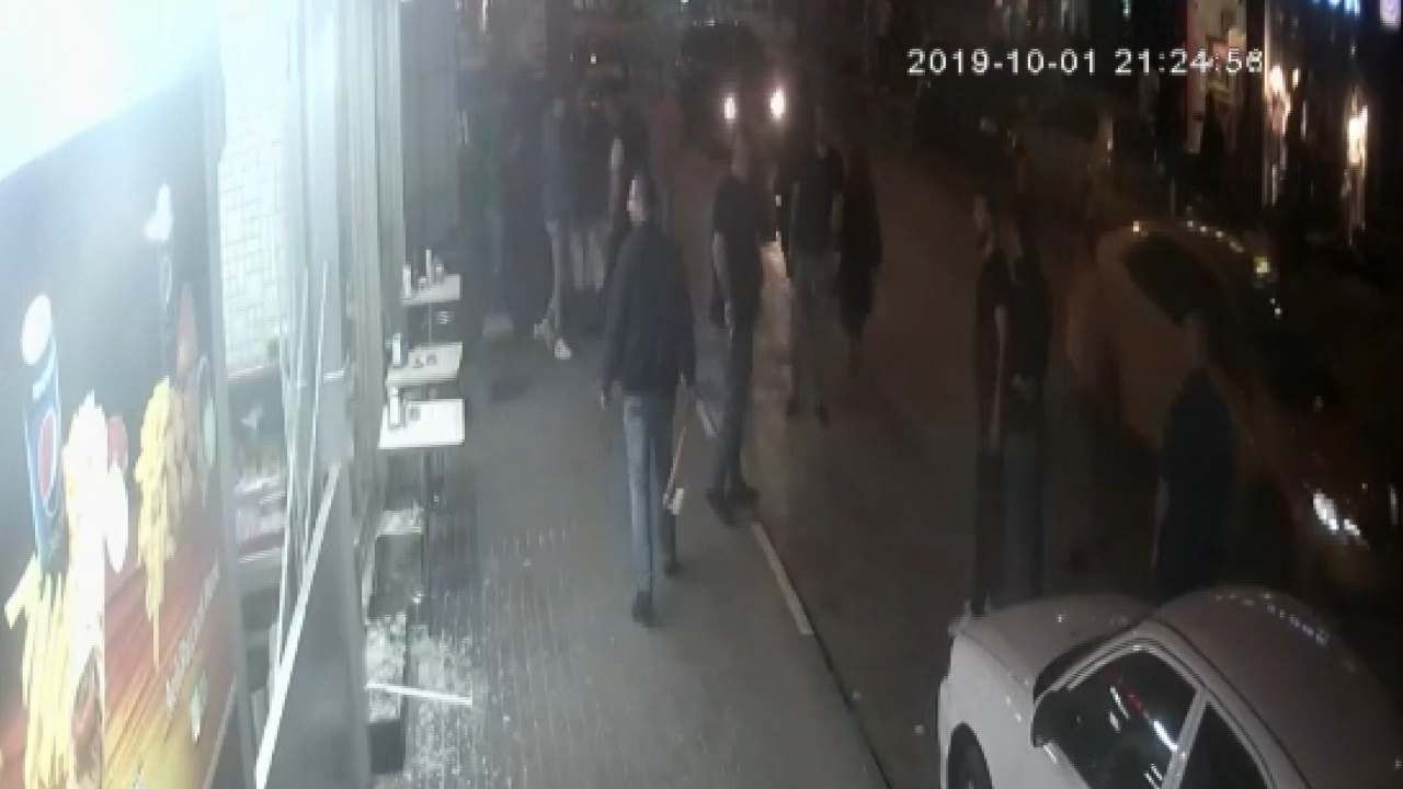 Siparişi eve gelmediği için baltayla dükkana saldırdı!