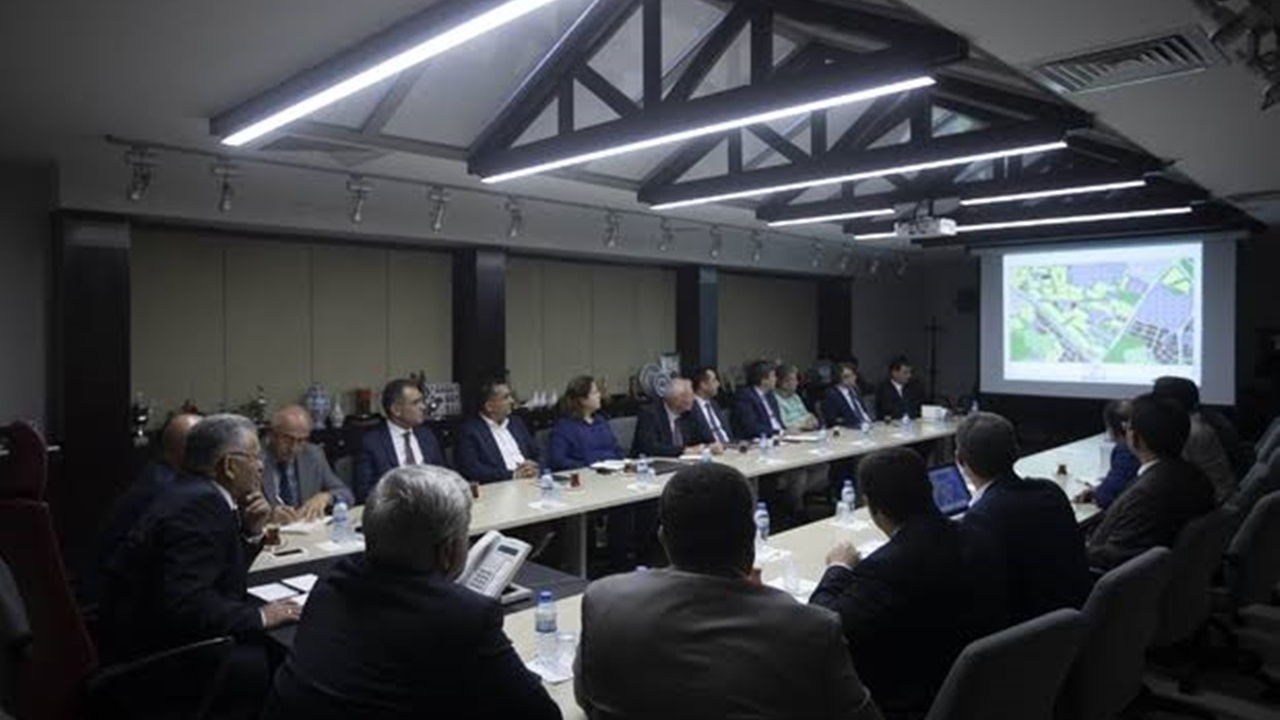 Kayseri'de Başkan Memduh Büyükkılıç, "Tüm ilçelerimizle dayanışma içindeyiz"
