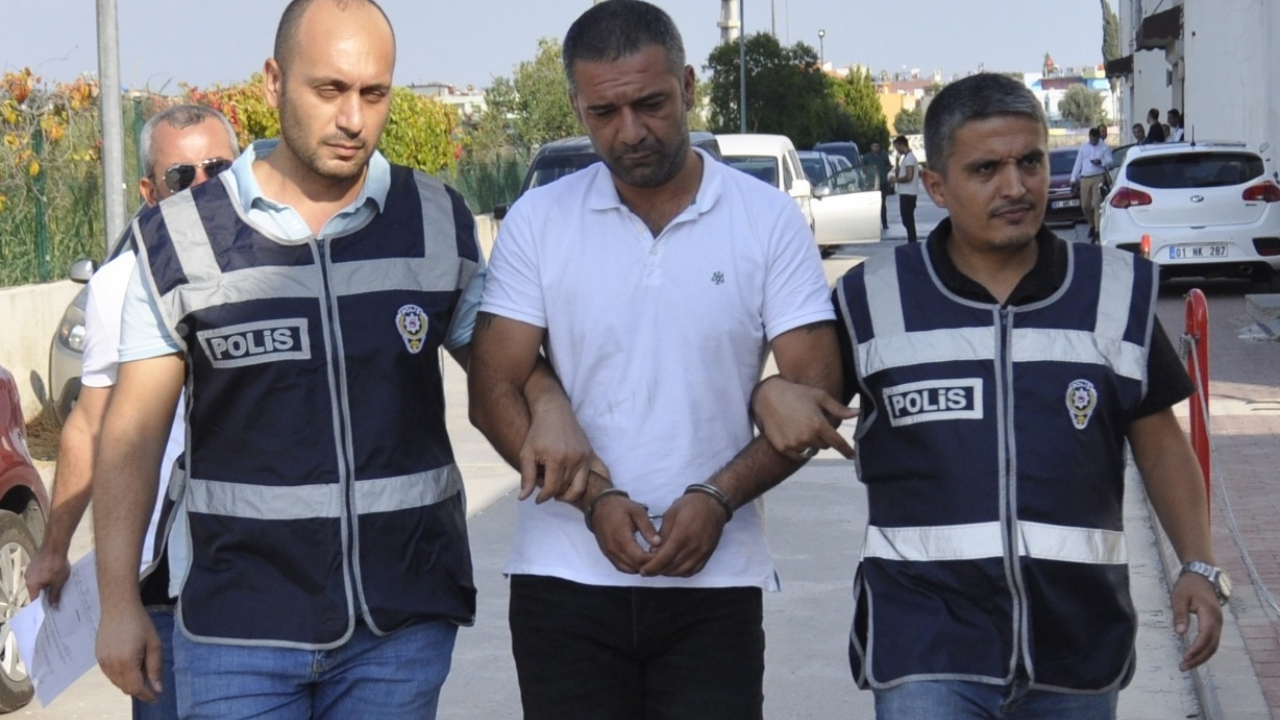 Korna çalıp yol istedi, bıçaklandı!
