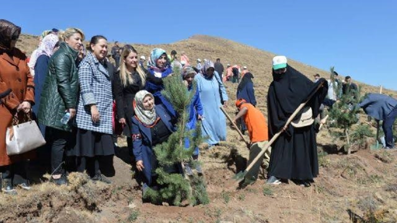 Erzurum'da Vali Okay Memiş: 21 metrekare boş yer bırakmayacağız”