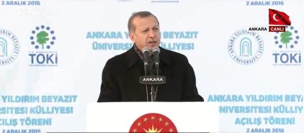 'Başkan Erdoğan' tezahüratlarına böyle yanıt verdi!