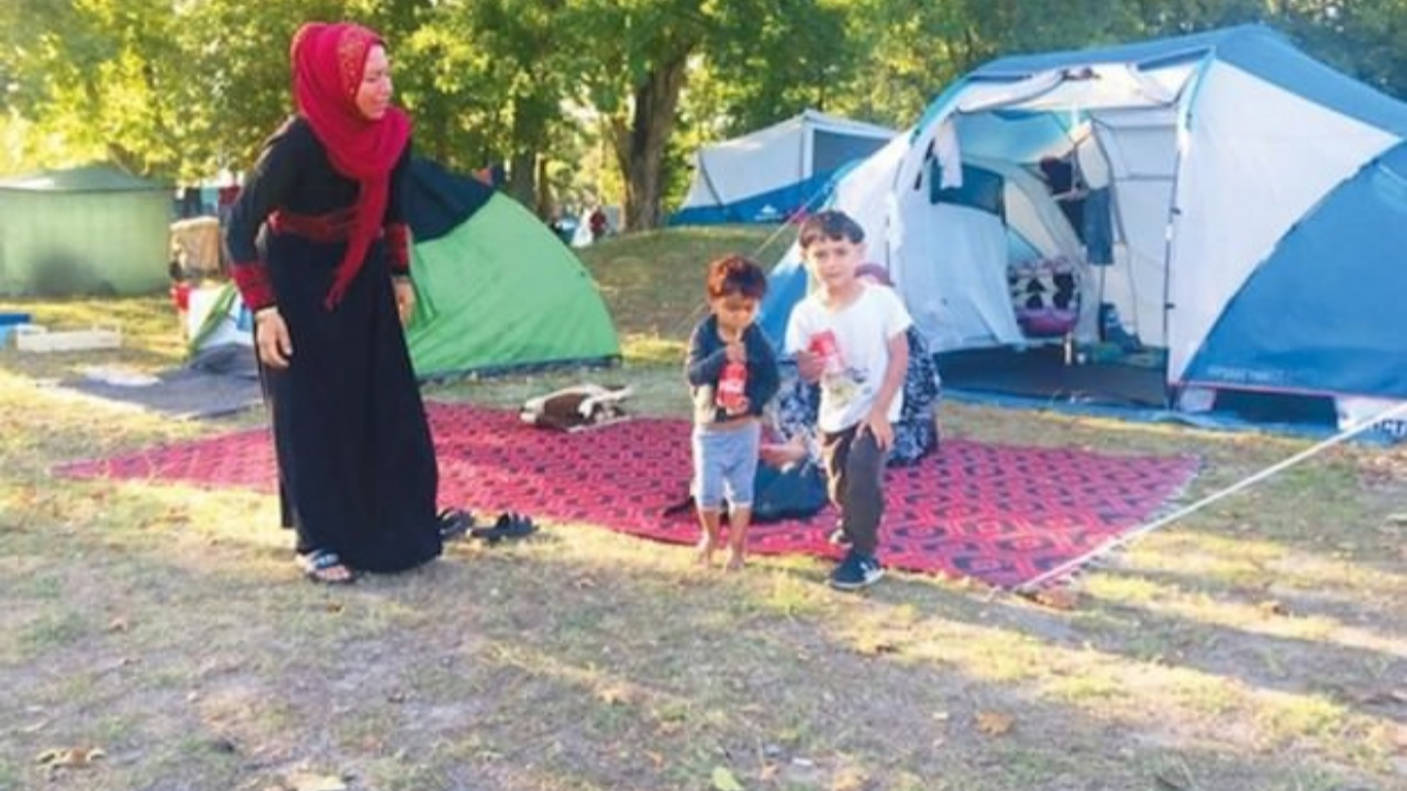 Sokakta kalan Suriyelilere Türkler sahip çıktı!