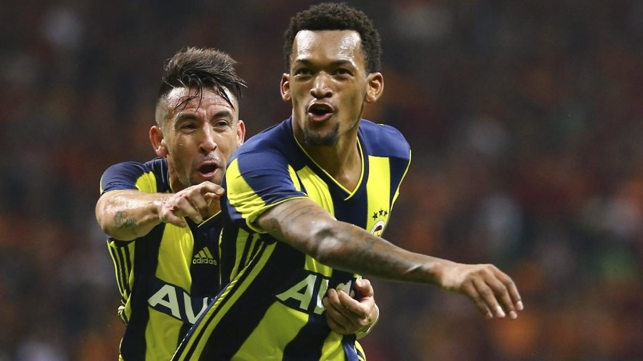 Jailson yakın takipte!