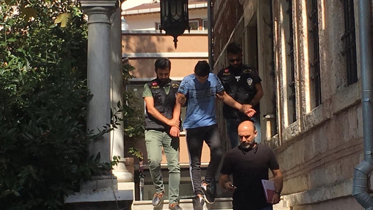 Milli değerlere böyle hakaret etti!