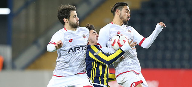 İsmail'in kırmızı kartı Fenerbahçe'yi yaktı